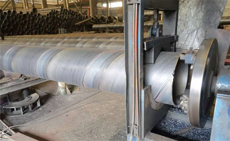 鋼材場900mm螺旋焊管，426-6-8-10-12mm螺旋鋼管，鋼材場打樁鋼護筒，給水螺旋焊管廠家