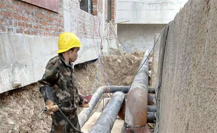 鋼材場焊管廠家，鋼材場鋼護(hù)筒加工，鋼鐵世界609mm螺旋管，609mm螺旋管