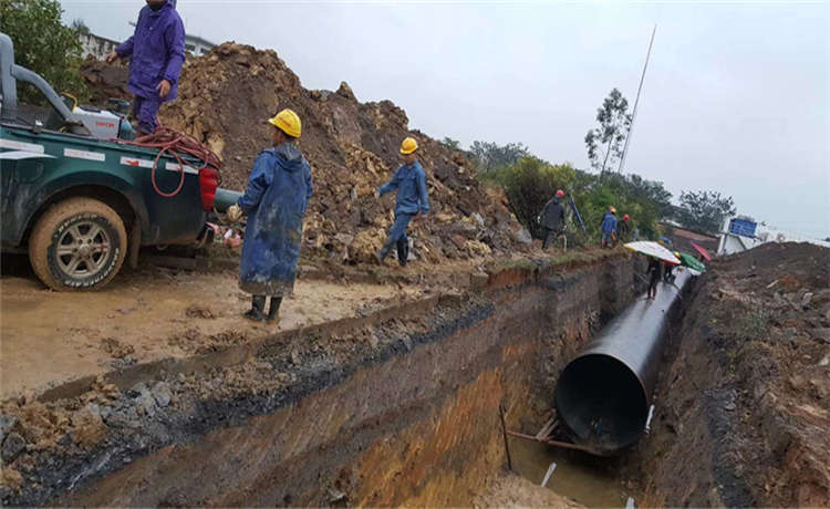 鋼材場鍍鋅角鋼，玉林2000排污螺旋焊管，內(nèi)徑1600mm螺旋管，壁厚螺旋鋼管廠家