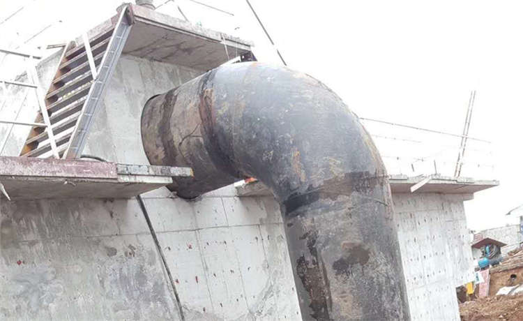 鋼材場(chǎng)防腐螺旋管廠家，DN1800螺旋鋼管，1700mm螺旋焊管，2520-12mm螺旋焊管