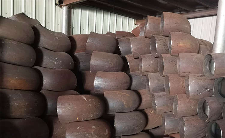 219-6mm螺旋管，920-8mm螺旋鋼管，鋼材場(chǎng)2420mm螺旋焊管，1900污水處理防腐螺旋焊管