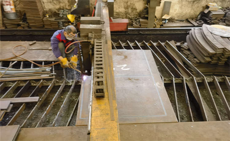 1000mm鋼立柱，1200mm鋼管樁，920螺旋焊管，700mm螺旋焊管